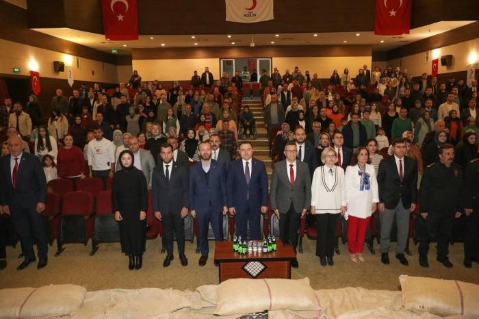 Kütahya’da Gönüllü Ve Bağışçılara Teşekkür Plaketi