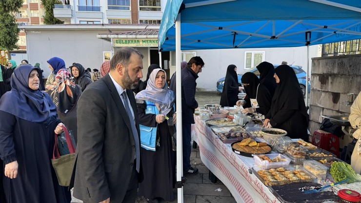 rizede-il-muftusu-naci-cakmakcinin-da-katildigi-acilis-toreniyle-kapilarini-acan-hayir-carsisi-3-gun-boyunca-vatandaslara-hizmet-verecek-13.jpg