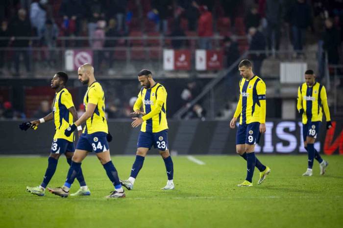 Fenerbahçe, Avrupa Ligi’nde İlk Yenilgisini Aldı