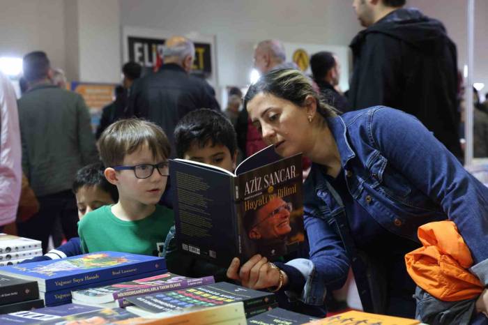 Elazığ’da 5. Kitap Fuarı Kapılarını Ziyaretçilere Açtı