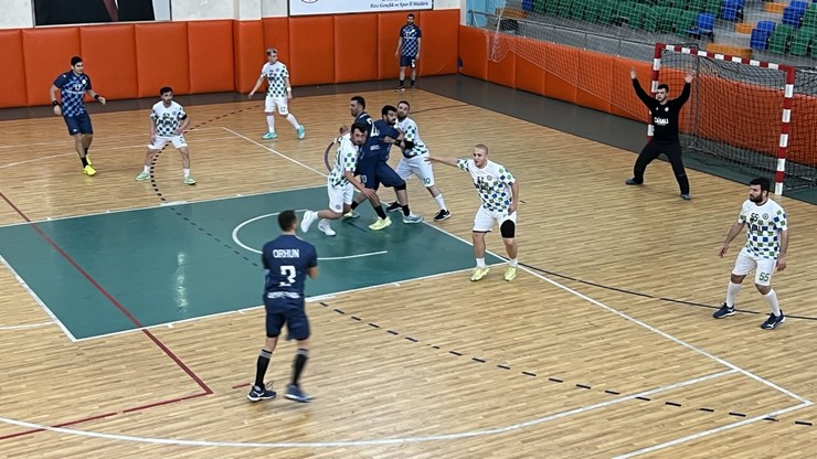 rize-belediyespor-depsas-enerji-as-hentbol-maci-2.jpg