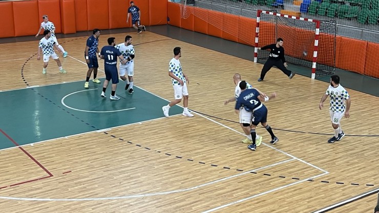 rize-belediyespor-depsas-enerji-as-hentbol-maci-5.jpg