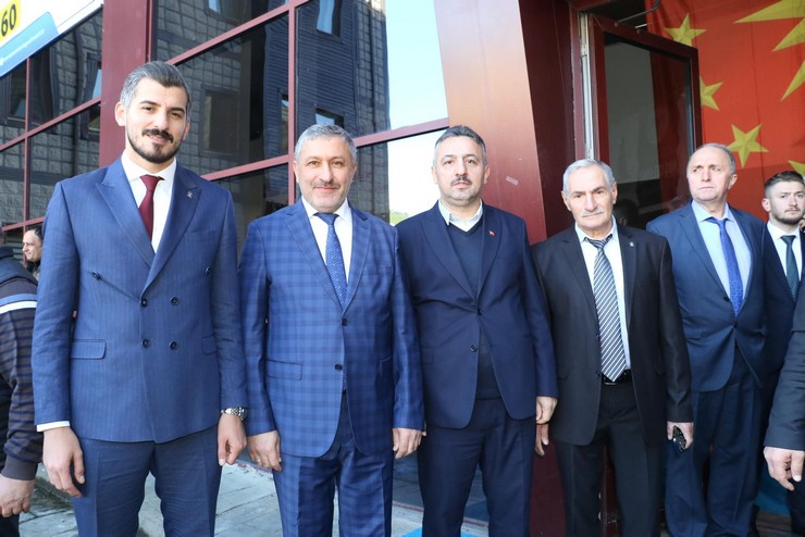 ak-parti-guneysu-ilce-baskanliginin-8-olagan-kongresinde-ilce-baskani-mehmet-akif-karsli-gorevi-ilce-baskan-yardimcisi-gokhan-yildiza-devretti-5.jpg