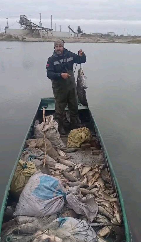 Kayık Dolusu Balık Tuttu, Aklı Hala Dubai Çikolatasında