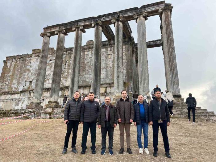 Yargıtay Üyesi Ve Hsk Heyeti Çavdarhisar Aizanoi Antik Kenti’ni Ziyaret Etti