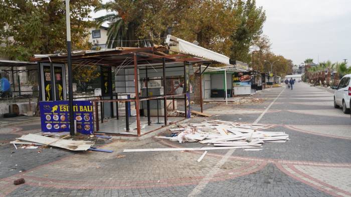 Akçay Kordonda Çevre Düzenlemeleri