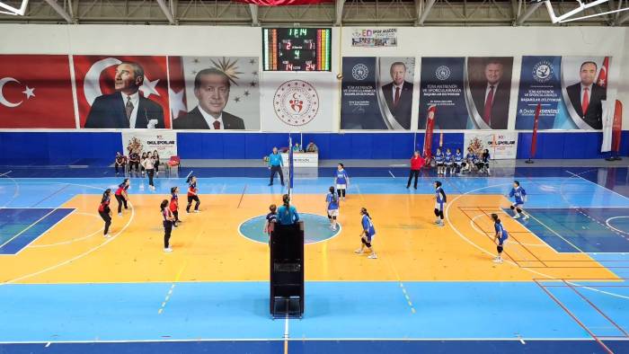 Seydikemer’de Yıldız Kızlar Voleybol İlçe Seçmeleri Başladı