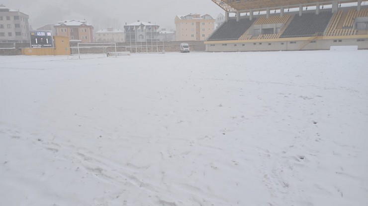 pazarspor-nesine-3-lig-12-haftasinda-yogun-kar-altinda-oynanan-karsilasmada-bayburt-ozel-idarespor-ile-deplasmanda-1-1-berabere-kaldi-3.jpg