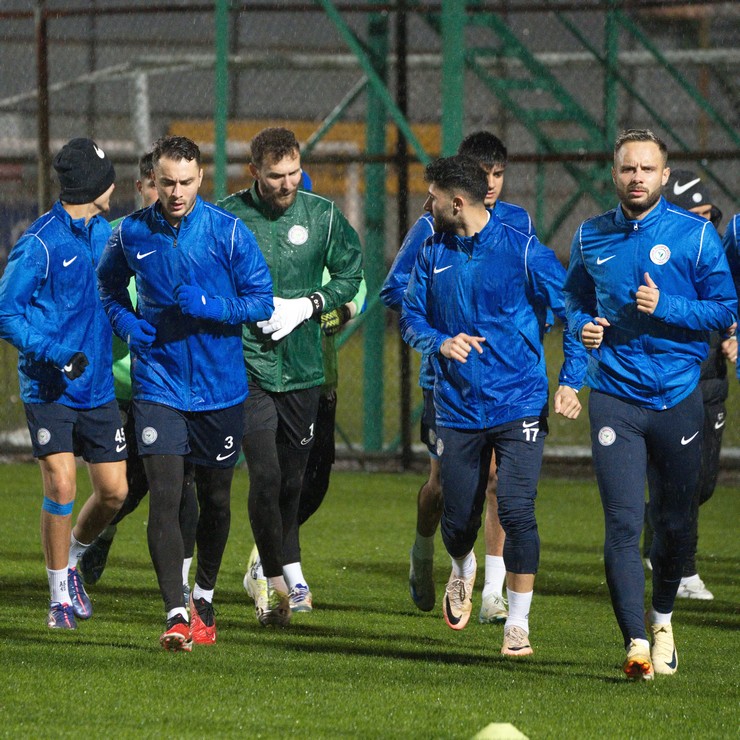 aykur-rizespor-trendyol-super-ligin-14-haftasinda-1-aralik-pazar-gunu-saat-16-00da-kayserispor-ile-yapacagi-macin-hazirliklarina-basladi-5.jpg