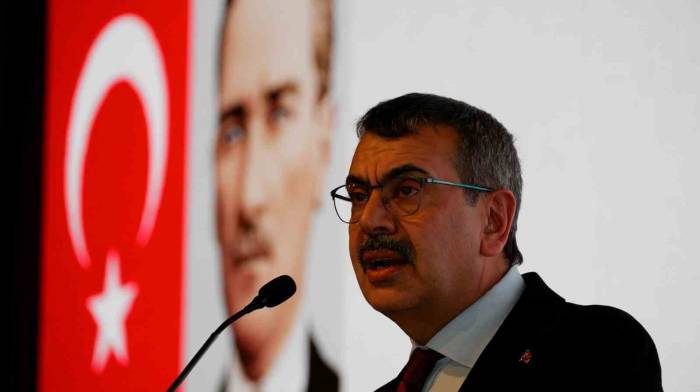 Bakan Tekin: "Eğitimi Güncel Tutmak, Yeni Olandan Faydalanmak İçin Köklerimiz Üzerinde Yol Alacağız"