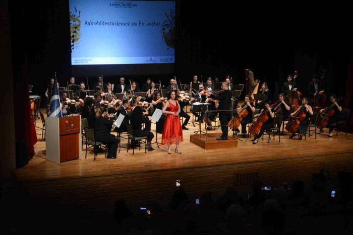 Anadolu Üniversitesi’nde ’carmen’ Rüzgarı Esti