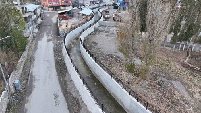 Ağrı’da Dsi’nin Taşkın Koruma Tesisleri Hizmete Açıldı