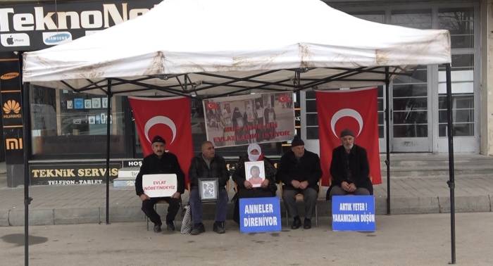 Muş’ta Annelerin Evlat Nöbeti Devam Ediyor