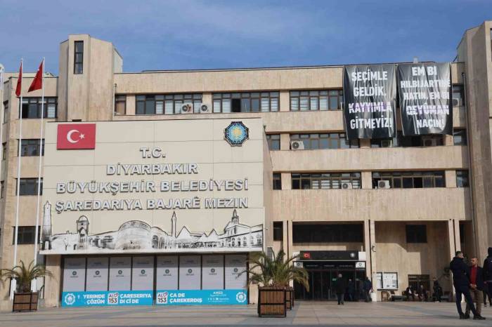 Diyarbakır’da Siyasi Parti Ve Sendika Temsilcilerinden Dem Partili Belediyelere Tepki