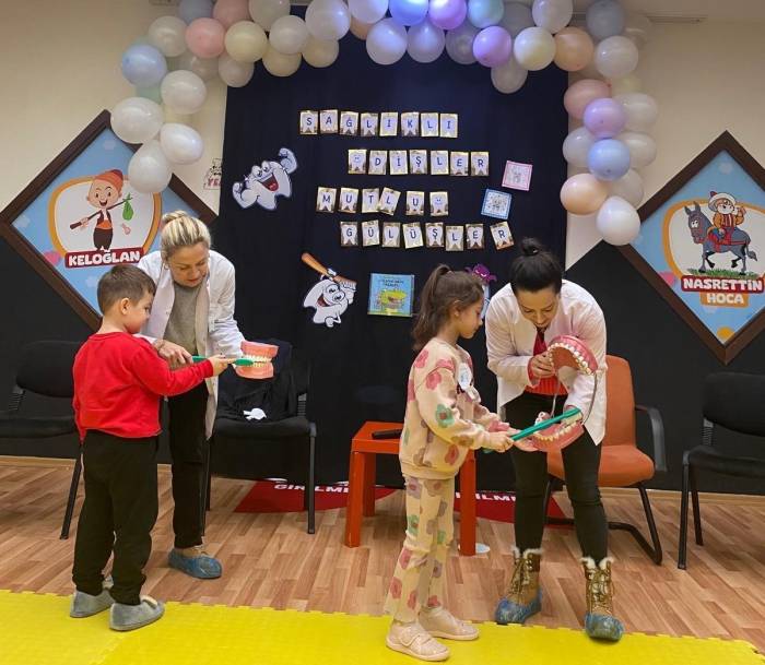 Minik Öğrencilere Ağız Ve Diş Sağlığı Eğitimi