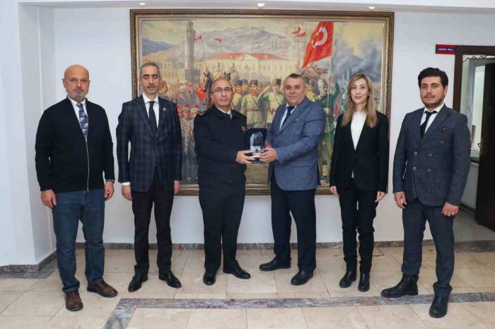 Emşav İl Yönetimi, Eskişehir Jandarma Komutanlığı’nı Ziyaret Etti