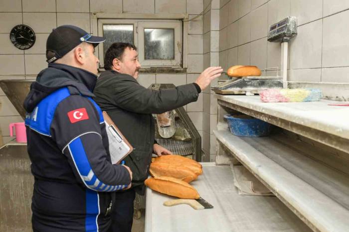 Esenyurt’ta Zabıta Ekipleri Fırınları Denetledi