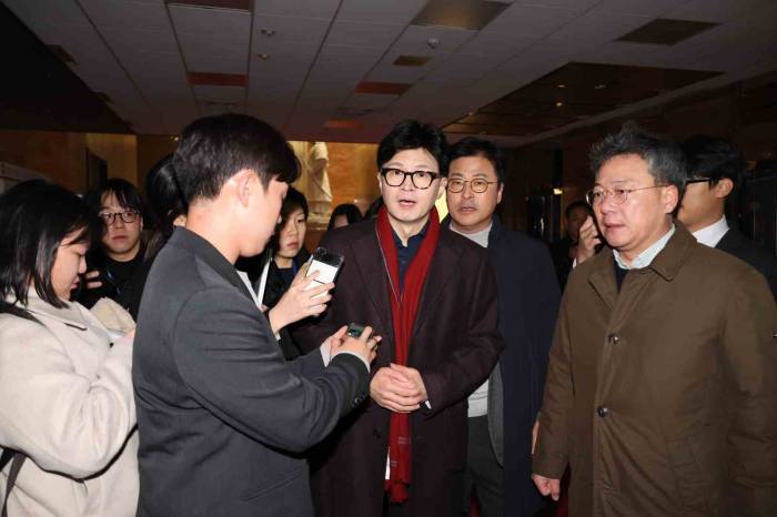 Güney Kore’de Siyasi Kaos Sürüyor