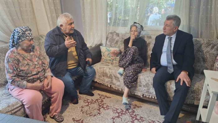 Başkan Günay, Kapı Kapı Dolaşıyor Vatandaşı Dinliyor