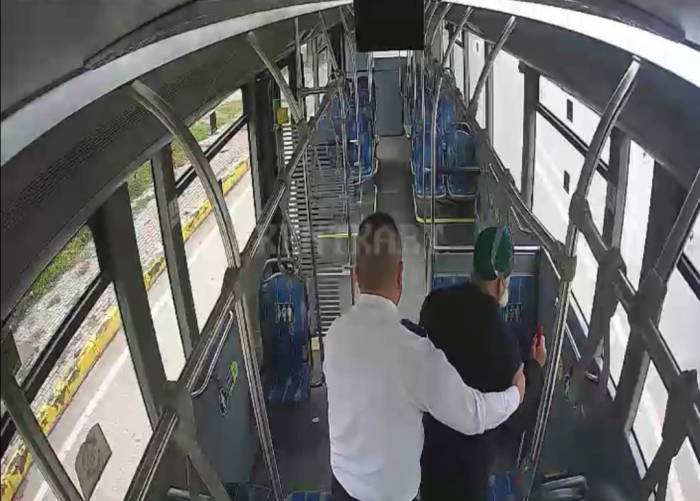 Otobüs Şoföründen Örnek Davranış