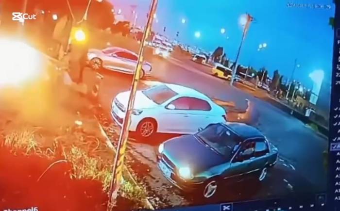 El Freni Çekilmeyen Araç Caddeye Kaydı, Faciayı Kırmızı Işık Önledi