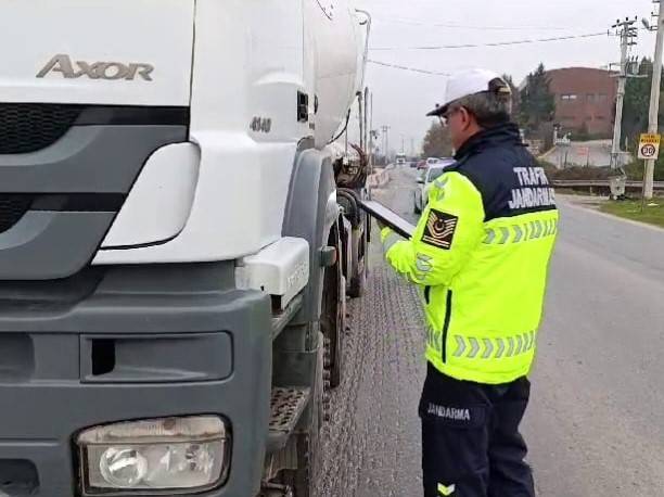 Sakarya’da 804 Araç Ve 227 Sürücü Trafikten Men Edildi