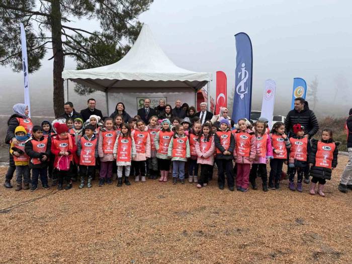 İş Bankası Ve Tema İş Birliğiyle Balıkesir’de 35 Bin Yeni Fidan Toprakla Buluştu