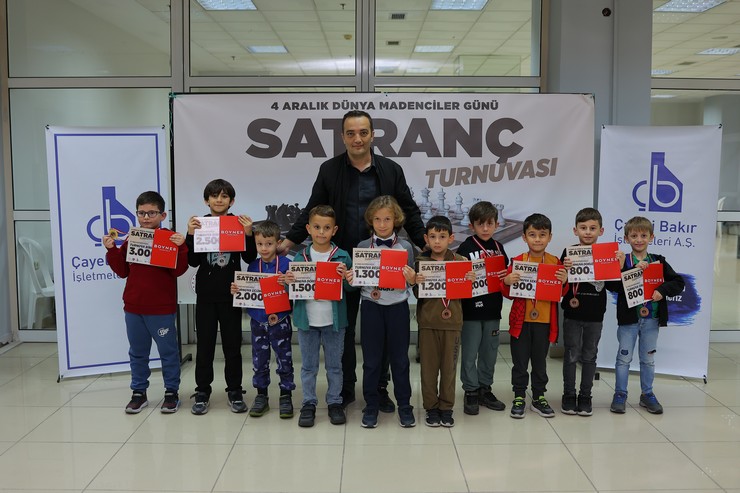 cayeli-bakir-ve-turkiye-satranc-federasyonu-isbirligi-ile-duzenlenen-4-aralik-dunya-madenciler-gunu-satranc-turnuvasi-odulleri-sahiplerini-buldu-4.jpg