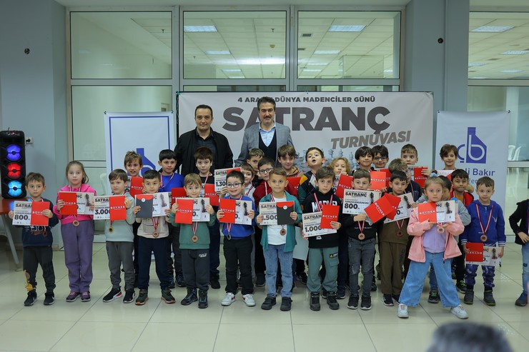 cayeli-bakir-ve-turkiye-satranc-federasyonu-isbirligi-ile-duzenlenen-4-aralik-dunya-madenciler-gunu-satranc-turnuvasi-odulleri-sahiplerini-buldu-6.jpg