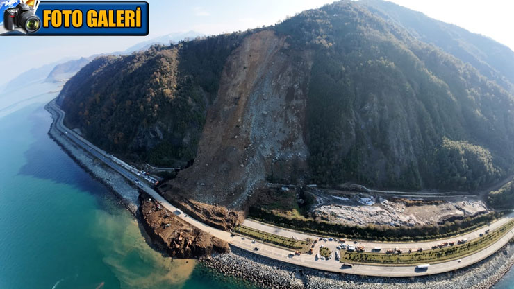 heyelanin-vurdugu-karadeniz-sahil-yoluna-100-bin-ton-toprak-akmis.jpg