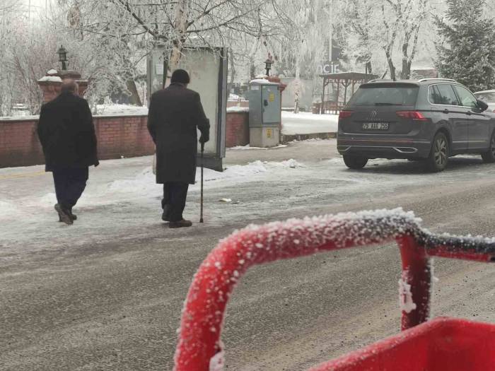 Ardahan Buz Kesti: Göle Eksi 26 Derece