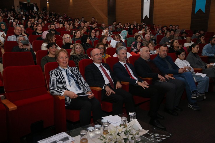 recep-tayyip-erdogan-universitesinde-turk-halk-muzigi-coskusu-1.jpg