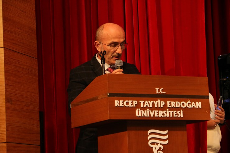 recep-tayyip-erdogan-universitesinde-turk-halk-muzigi-coskusu-2.jpg