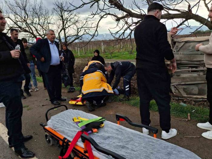 Tırın Çarptığı Otomobil Ağaçlık Alana Uçtu : 3 Yaralı