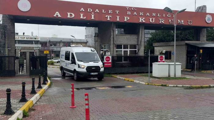 Bağcılar’da Öldürülen 12 Yaşındaki Kızın Cenazesi Adli Tıp Kurumu’ndan Alındı