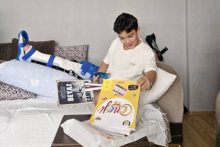 Deneme Sınavı, Bacağı Kırılan Gencin Ayağına Geldi