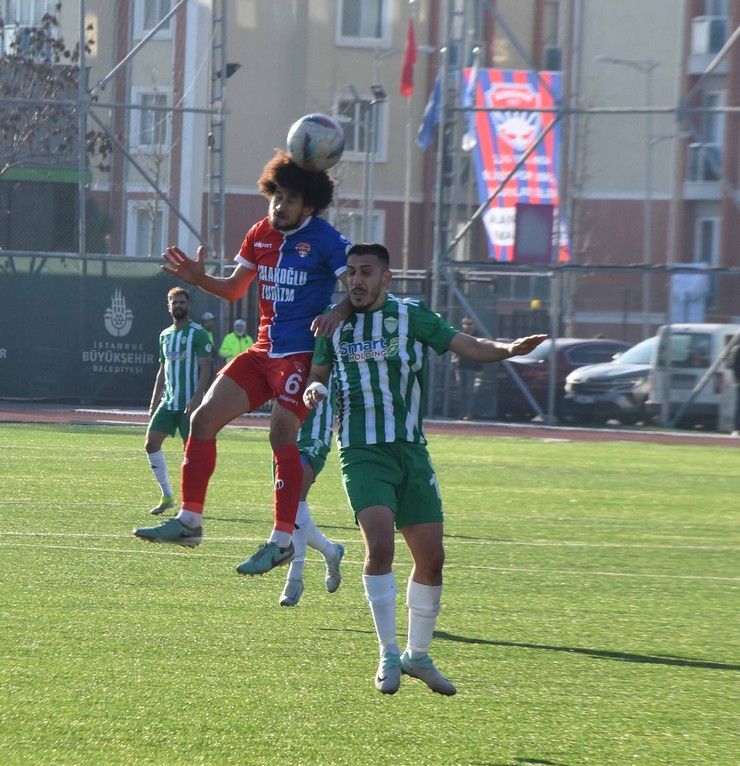 cayelispor-75-dakika-onde-oldugu-karsilasmanin-87-dakikasindan-sonra-yedigi-gollerle-deplasmanda-silivrispora-2-1-yenildi-4.jpg