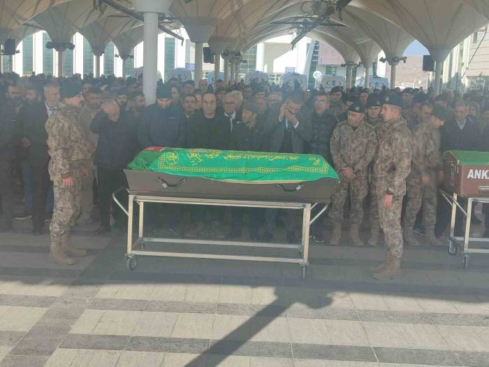 15 Temmuz Şehidi Polis Sezen’in Annesi Son Yolculuğuna Uğurlandı