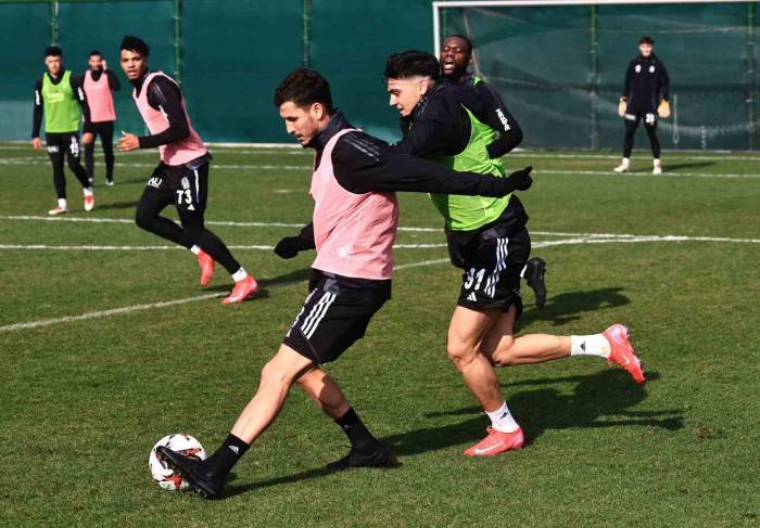 Beşiktaş’ta Ole Gunnar Solskjaer, İlk Antrenmanına Çıktı