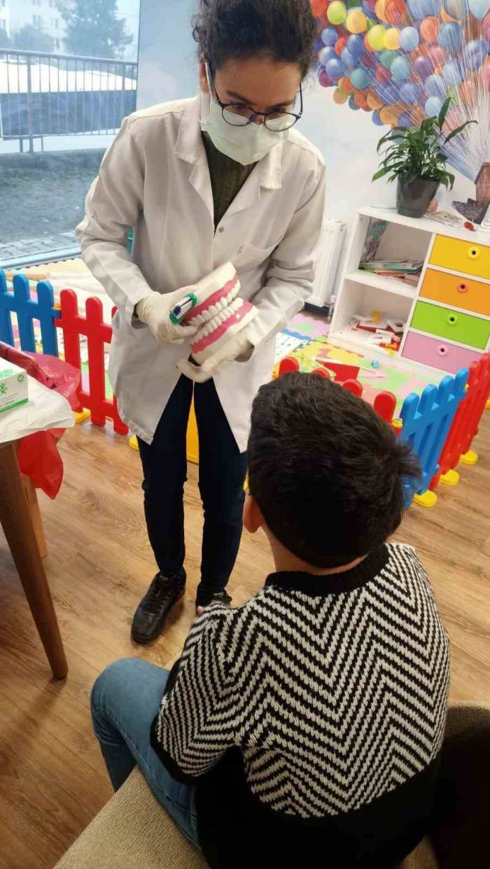 Sevgi Evlerinde Kalan Çocuklara Ağız Ve Diş Sağlığı Kontrolü Yapıldı