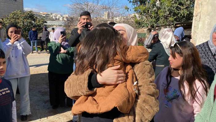 İsrail’in Serbest Bıraktığı Filistinli Cenin Amro Ailesine Kavuştu