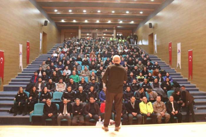 Ağrı Emniyet Müdürlüğü’nde "Polis Teşkilatına Öfke Kontrolü Ve Stres Yönetimi" Semineri
