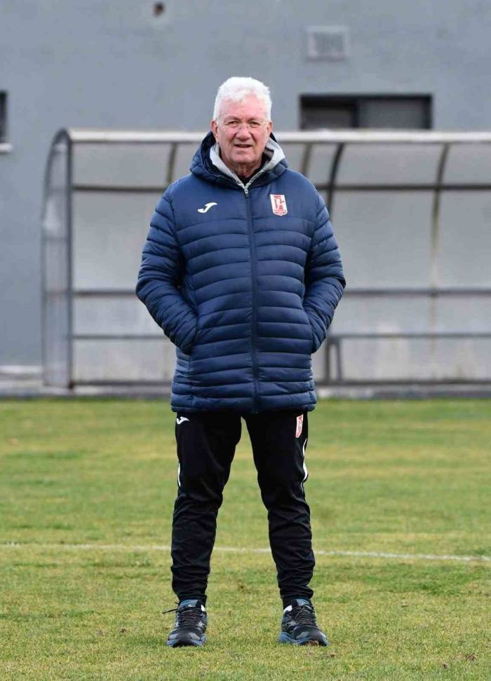 Balıkesirspor Teknik Direktörü İsmail Ertekin: "Uşakspor Maçını Kazanacağız"