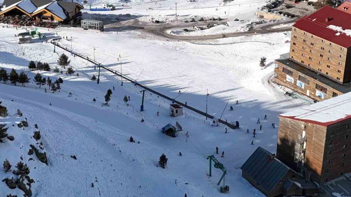 Günün En Acı Görüntüsü: 66 Kişinin Ölmesi Kayak Keyfine Engel Olmadı