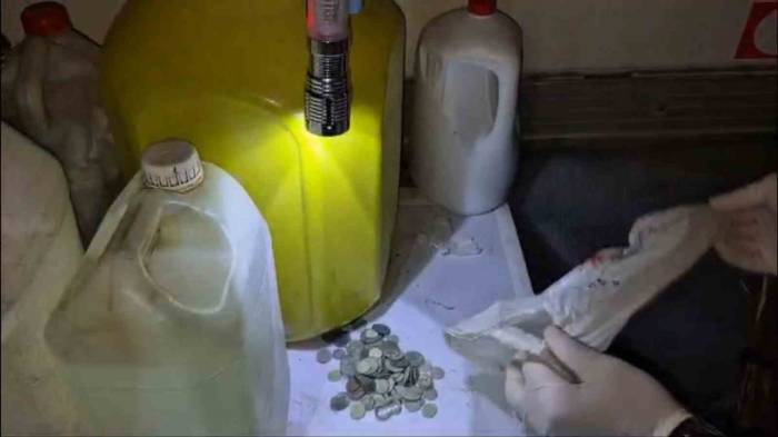 Jandarmanın Eve Yaptığı Operasyonda Çok Sayıda Tarihi Eser Ele Geçirildi