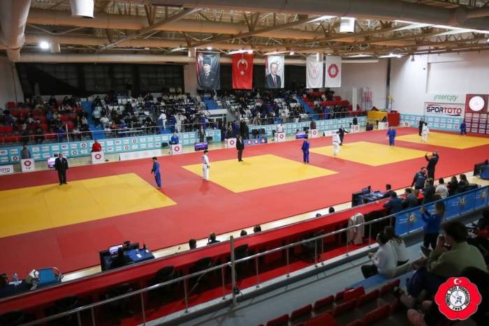 Judoda Denizlili Nazifhan Özen Türkiye Milli Takımına Seçildi
