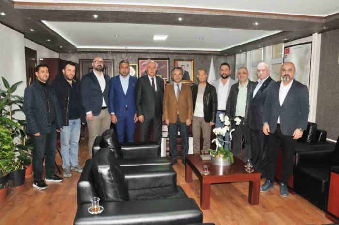 Karslıoğlu: "Müdürümüzün Başarası Bizi Ve 240 Alt Sektörümüzü Olumlu Etkiler"