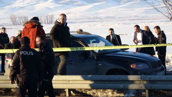 Kardeşini Silahla Öldürdü Ardından Kendini Vurdu