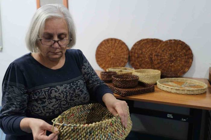 Gebze’de Kağıt Atıklar Sanata Dönüşüyor