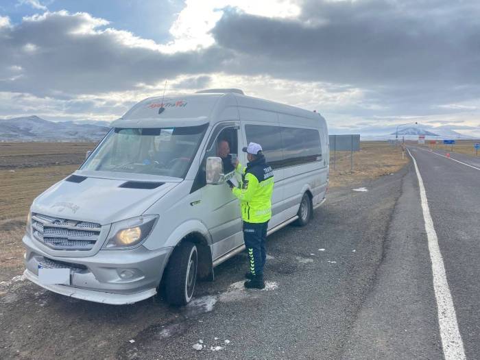 Kars’ta Jandarmadan Şok Güvenlik Uygulamaları